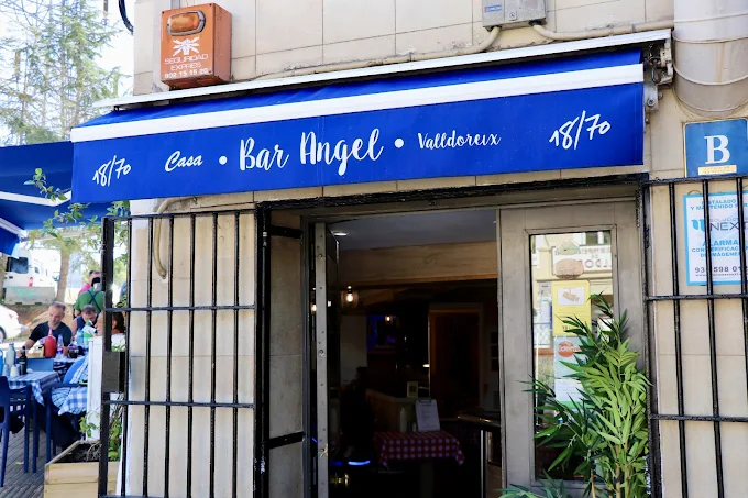 Interior del Bar Angel
